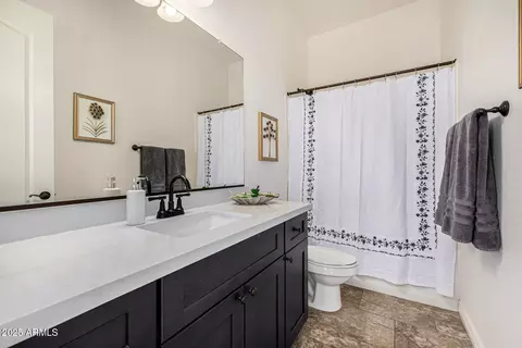 Bath - 4368 Estrella Ct, Gilbert, AZ 85296 photo 7 of 8