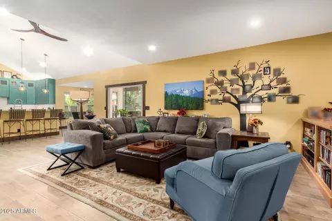 Living - 2310 E Mallard Ct, Gilbert, AZ 85234 photo 3 of 4
