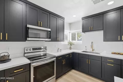 Kitchen - 1430 E Diamond St, Phoenix, AZ 85006 photo 1 of 2