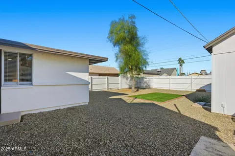 Exterior - 1430 E Diamond St, Phoenix, AZ 85006 photo 3 of 5