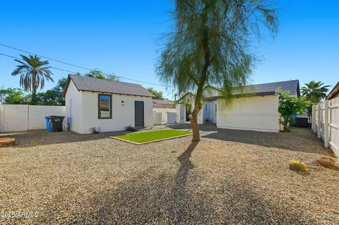 Exterior - 1430 E Diamond St, Phoenix, AZ 85006 photo 4 of 5
