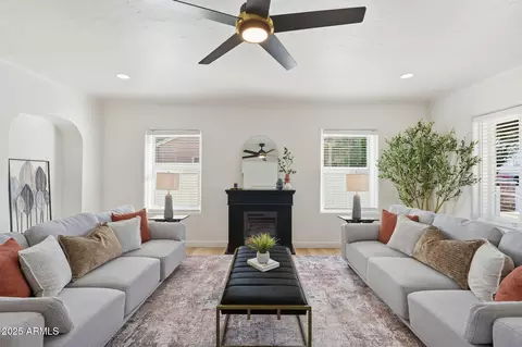 Living - 1430 E Diamond St, Phoenix, AZ 85006 photo 2 of 2