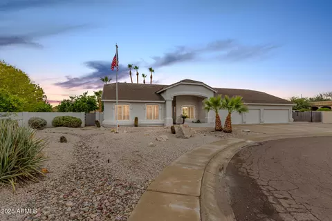 11814 N 56 Dr, Glendale, AZ 85304