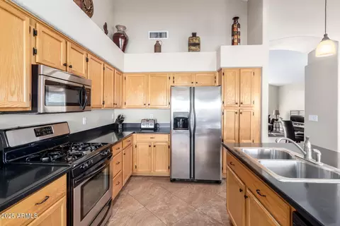 Kitchen - 1246 E Tradewind Dr, Gilbert, AZ 85234 photo 3 of 3