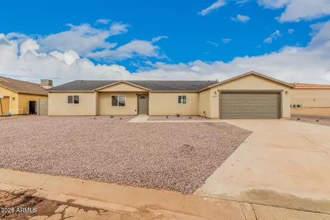 8442 W Raven Dr, Arizona City, AZ 85123