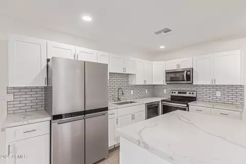 5559 N 62nd Ave, Glendale, AZ 85301