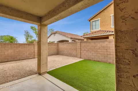 Exterior - 988 E Redondo Dr, Gilbert, AZ 85296 photo 6 of 9