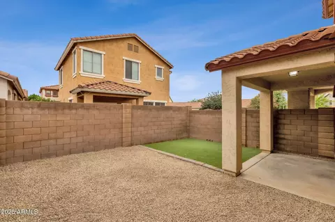 Exterior - 988 E Redondo Dr, Gilbert, AZ 85296 photo 5 of 9