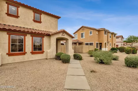 Exterior - 988 E Redondo Dr, Gilbert, AZ 85296 photo 8 of 9