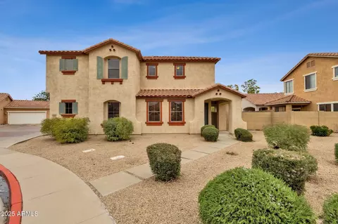 Exterior - 988 E Redondo Dr, Gilbert, AZ 85296 photo 2 of 9