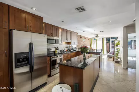 3002 N 32nd St #17, Phoenix, AZ 85018