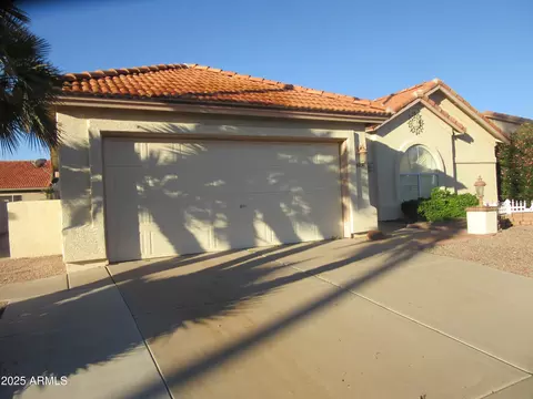 6230 S Championship Dr, Chandler, AZ 85249