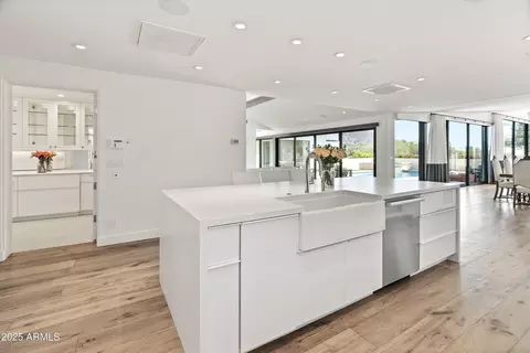 Kitchen - 4218 E Palo Verde Dr, Phoenix, AZ 85018 photo 1 of 5