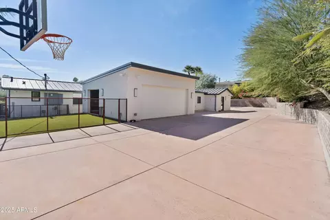 Exterior - 4218 E Palo Verde Dr, Phoenix, AZ 85018 photo 7 of 8