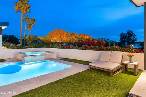 Exterior - 4218 E Palo Verde Dr, Phoenix, AZ 85018 photo 4 of 8