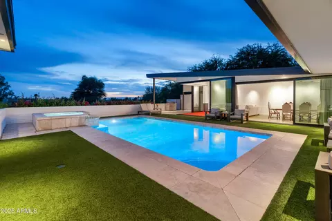 Exterior - 4218 E Palo Verde Dr, Phoenix, AZ 85018 photo 6 of 8