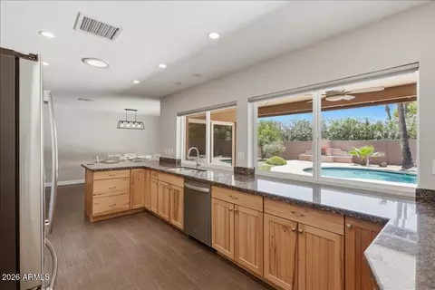 Kitchen - 2837 E North Ln, Phoenix, AZ 85028 photo 1 of 3
