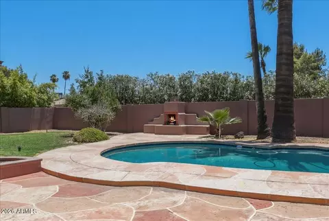 Exterior - 2837 E North Ln, Phoenix, AZ 85028 photo 4 of 9