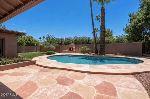 Exterior - 2837 E North Ln, Phoenix, AZ 85028 photo 2 of 9