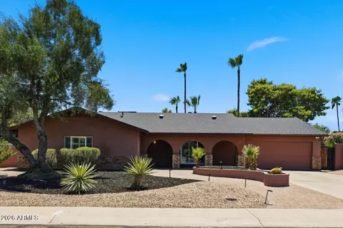 Exterior - 2837 E North Ln, Phoenix, AZ 85028 photo 1 of 9