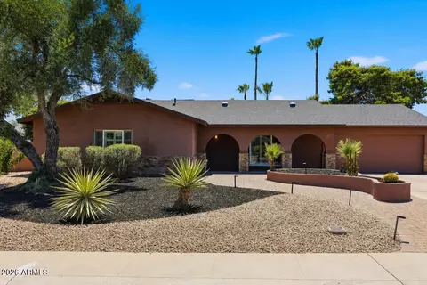 Exterior - 2837 E North Ln, Phoenix, AZ 85028 photo 8 of 9