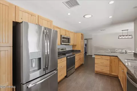 Kitchen - 2837 E North Ln, Phoenix, AZ 85028 photo 3 of 3
