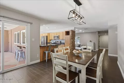 Dining - 2837 E North Ln, Phoenix, AZ 85028 photo 2 of 2