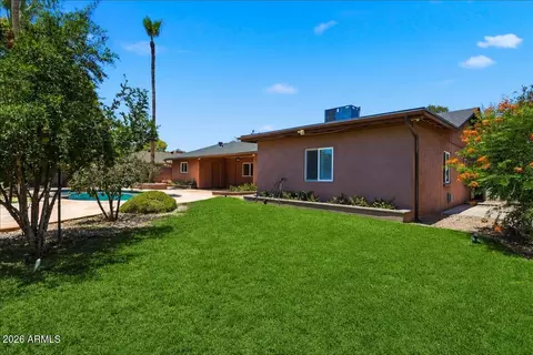 Exterior - 2837 E North Ln, Phoenix, AZ 85028 photo 6 of 9