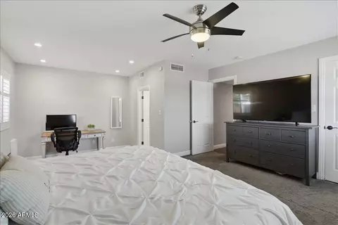 Bedroom - 2837 E North Ln, Phoenix, AZ 85028 photo 2 of 6