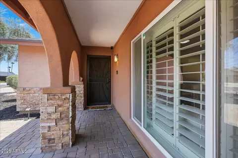 Exterior - 2837 E North Ln, Phoenix, AZ 85028 photo 7 of 9