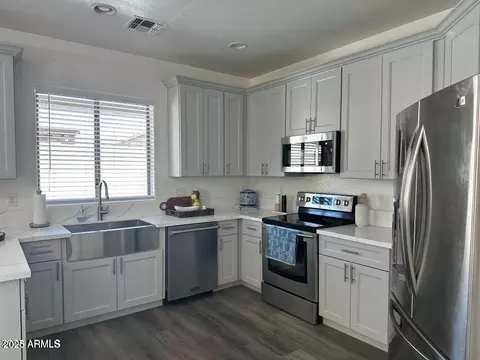 Kitchen - 6421 S 23rd Dr, Phoenix, AZ 85041 photo 1 of 1