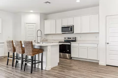 Kitchen - 12381 E Agave Ln, Florence, AZ 85132 photo 5 of 6