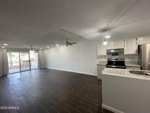 11048 N 28th Dr #146, Phoenix, AZ 85029