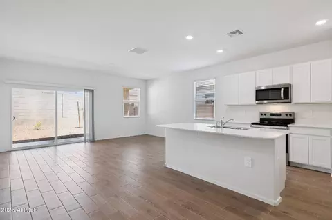 18464 W Hackamore Dr, Wittmann, AZ 85361 photo 7