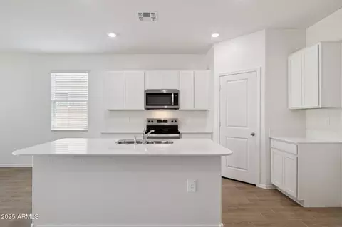 18464 W Hackamore Dr, Wittmann, AZ 85361 photo 8