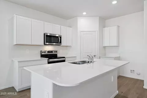 18464 W Hackamore Dr, Wittmann, AZ 85361 photo 9