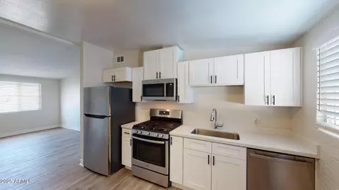 Kitchen - 1011 E Amelia Ave, Phoenix, AZ 85014 photo 3 of 3