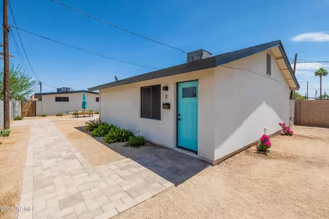 Exterior - 1011 E Amelia Ave, Phoenix, AZ 85014 photo 1 of 5