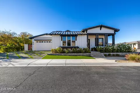 Exterior - 6624 S Las Setas St, Gilbert, AZ 85298 photo 3 of 14