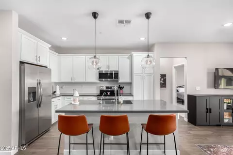 155 N Lakeview Blvd #260, Chandler, AZ 85225