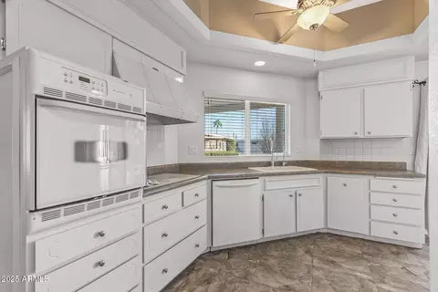 Kitchen - 17841 N Willowbrook Dr, Sun City, AZ 85373 photo 6 of 6
