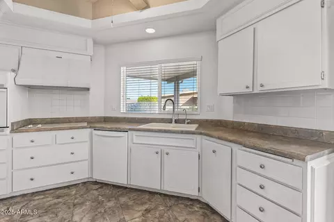 Kitchen - 17841 N Willowbrook Dr, Sun City, AZ 85373 photo 3 of 6