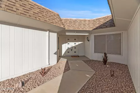17841 N Willowbrook Dr, Sun City, AZ 85373