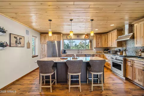 2893 Cedar Ridge Dr, Overgaard, AZ 85933 photo 6