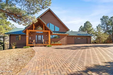 2893 Cedar Ridge Dr, Overgaard, AZ 85933 photo 1