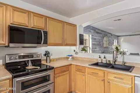 Kitchen - 3756 E Timberline Rd, Gilbert, AZ 85297 photo 2 of 5