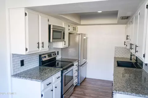 1261 N 84th Pl, Scottsdale, AZ 85257
