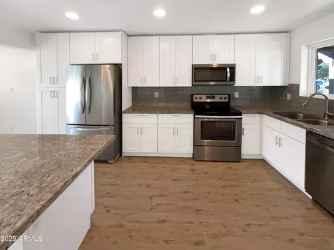 Kitchen - 7231 N 23rd Ave, Phoenix, AZ 85021 photo 2 of 4