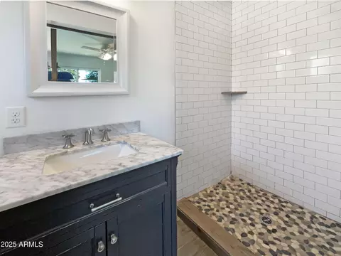 Bath - 7231 N 23rd Ave, Phoenix, AZ 85021 photo 5 of 5