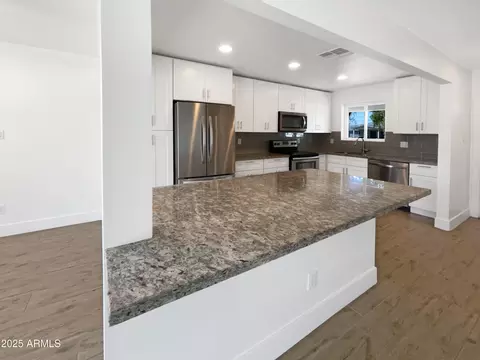 Kitchen - 7231 N 23rd Ave, Phoenix, AZ 85021 photo 4 of 4